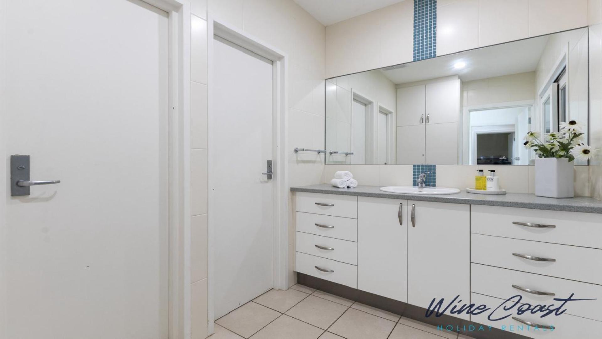 35 Degrees South By Wine Coast Holiday Rentals - Escape To The Fabulous 35 Degrees South By Wine Coast Holiday Rentals. Port Noarlunga Exterior foto